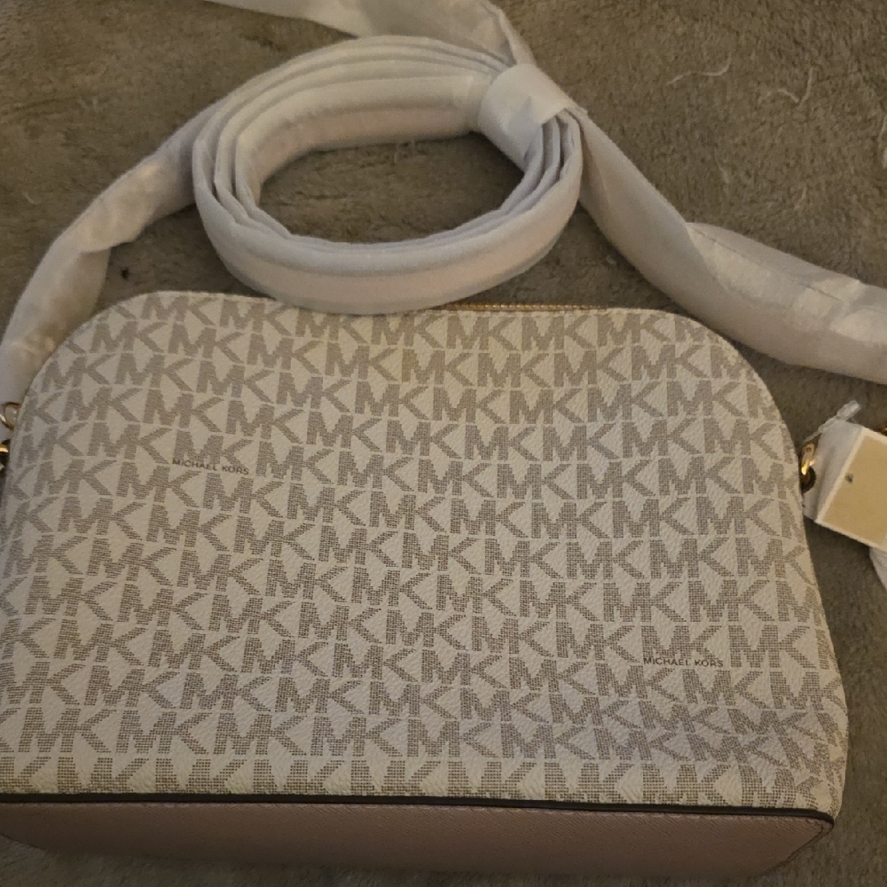NWT Michael Kors Monogram Cream Crossbody Bag - Picture 3 of 6